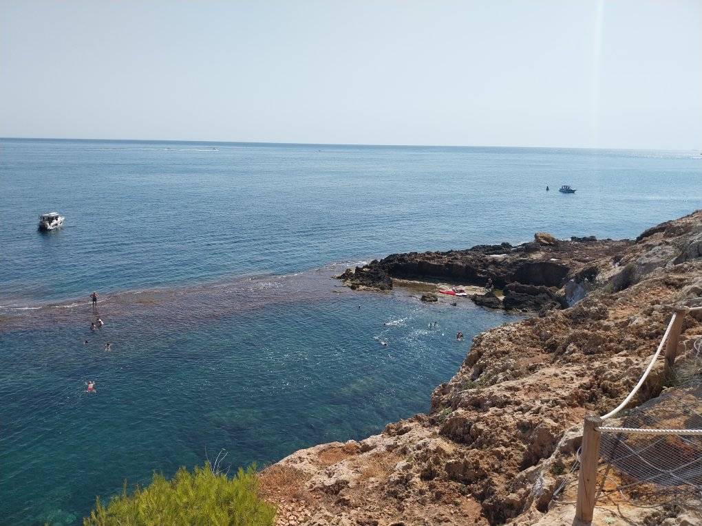 Cova tallada visión del mar